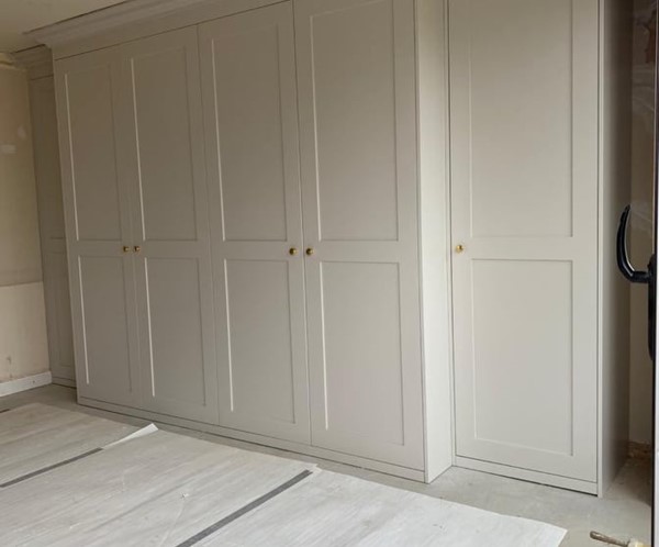 Wardrobes & cupboards